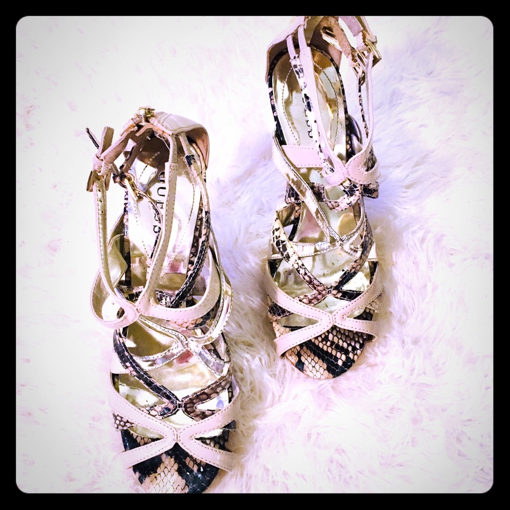 Beautiful Guess snake skin high heels